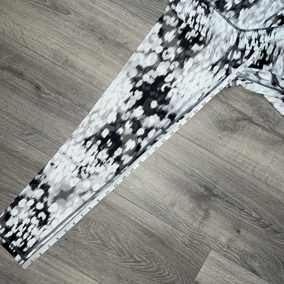 NWOT Aerie Offline Shine Hi-Rise Crossover 7/8 Legging Silver Shadow Medium - Picture 8 of 10